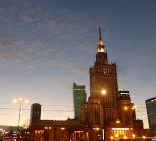 Der Kulturpalast am Abend