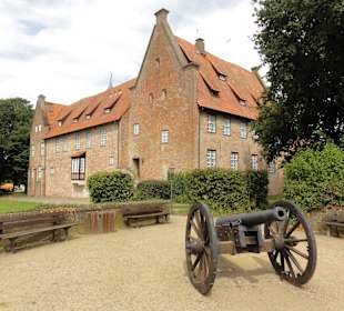 Außenansicht der Burg Bederkesa