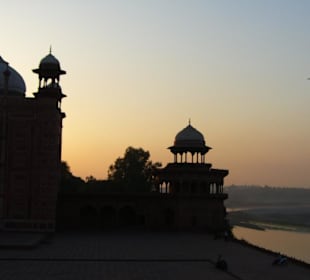 Nei giardini del Taj Mahal