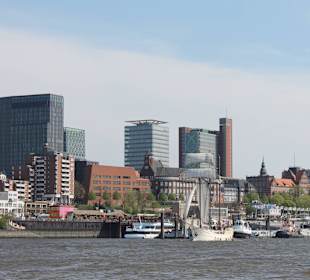 Skyline Hamburger Hafen von der Barkasse