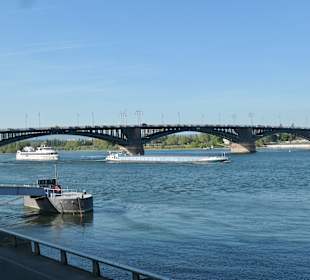 Die Theodor-Heuss-Brücke