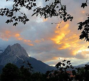 Abendstimmung über Waxenstein und Zugspitze