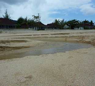 Die Flusseinmündung mehr in der Mitte der Bucht