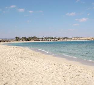 Der feine Sandstrand von Abu Dabab