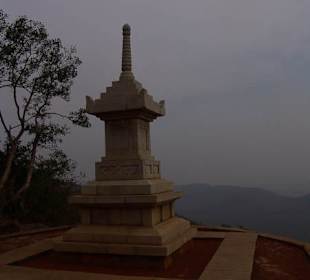 Stupa na górze Ratna