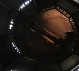 Auf- und Abstieg über die Treppe im Juliusturm