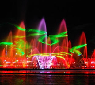 Pokaz świetlny na wodzie