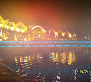 Clarke Quay bei Nacht