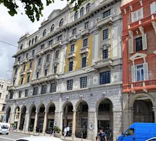 Außenansicht des Kaufhauses La Rinascente 