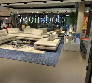 Rundgang durch das Gebäude von "stilwerk"