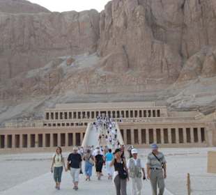 Hatschepsut mit Oototo Holiday Service