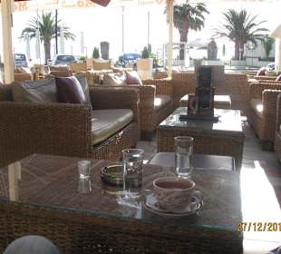 Griechische Kaffeechen bei Momenti