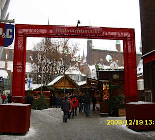 Eingang zum Weihnachtsmarkt