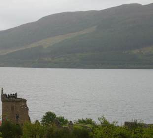 Loch Ness und Urqhart Castle