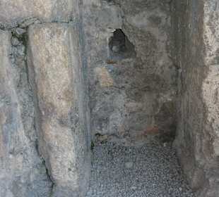 Innerhalb einer Ruine