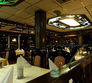 Blick in den Gastraum des Schiffes