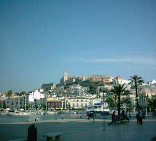 Ibiza Stadt mit Blick auf die Burg