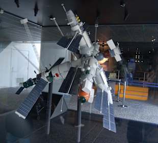 Maqueta pequeña Mir