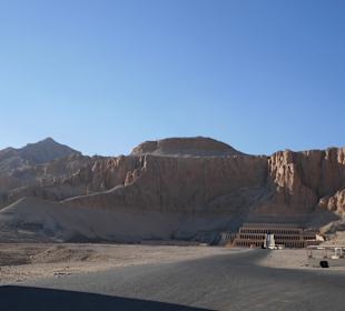 Weg zu Tempelanlage Memnon