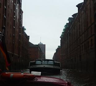 Fahrt durch die Speicherstadt