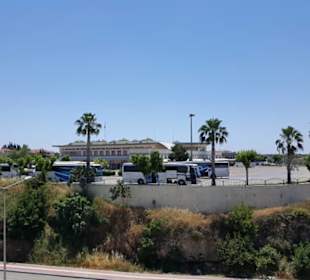 Blick vons NovaMall aufs Busstation