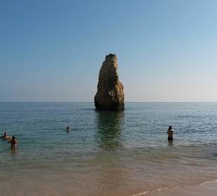 Praia do Carvalho (4km)