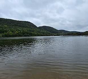Um den See herum