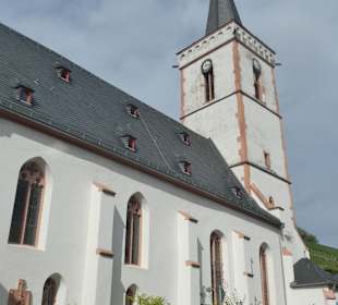 Assmannshausen: Heilig-Kreuz-Kirche aus 14. Jhd.