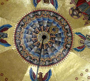 Blick zur Decke des Oktogons im Aachener Dom