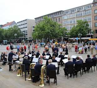 Schorsenbummel: Konzert vor dem Opernhaus