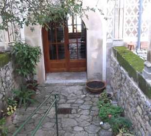 Garten + Kreuzgang hl. Margerite