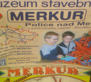 Plakát před muzeem