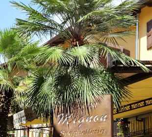 Schild am Eingang zum Restaurant Mignon