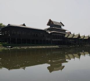 Kloster vom Boot aus