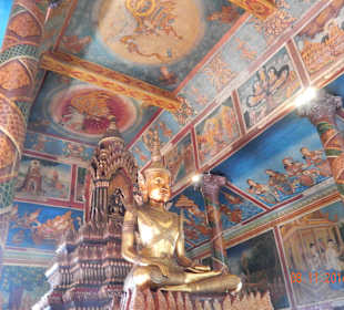 Wand- und Deckenmalerei im Tempelinneren