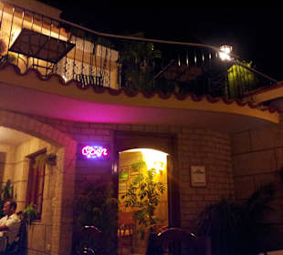 Eingang und obere Terrasse