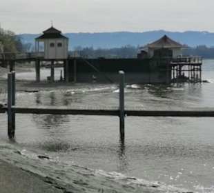 Schiffsanlegestelle - Badehaus