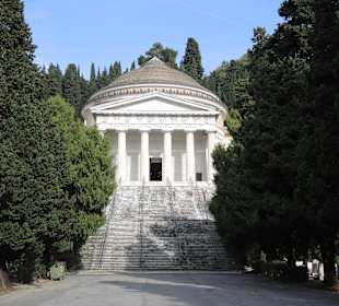 Impression des aussergewöhnlichen Friedhofs