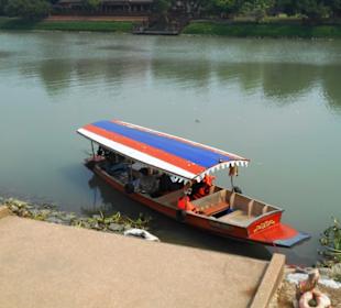 Flußfahrt um die Insel