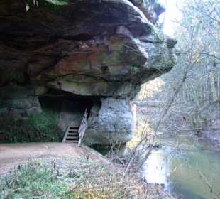 Rückblick Felsdurchbruch mit Treppe