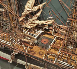 In der Abteilung "Schiffe unter Segeln"