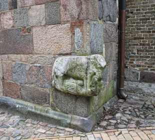 Löwen in der Außenwand