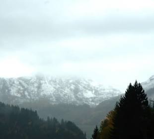 Die Gipfel mit Schnee