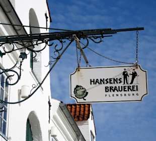 Das Gaststättenschild über dem Eingang