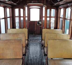 Historische Straßenbahnen im Museum