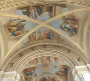 Tolle Gemälde an der Decke