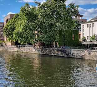 An der Spree in Berlin