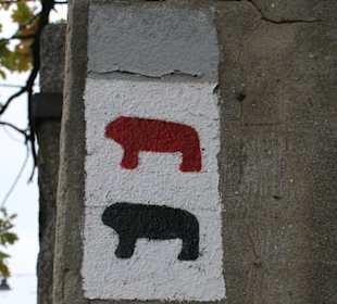 Wanderzeichen im Ortskern