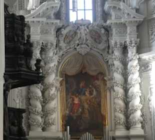 Theatinerkirche am Odeonsplatz
