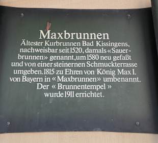 INFO-Tafel zum Maxbrunnen und Brunnentempel